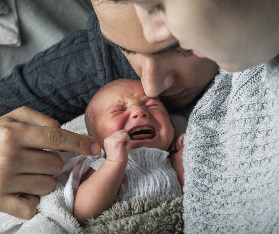 síró baba az anyukával és az apukával