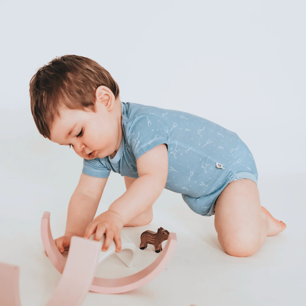 Body - Night Sky Bambusz Patentos Rövid Ujjú Body